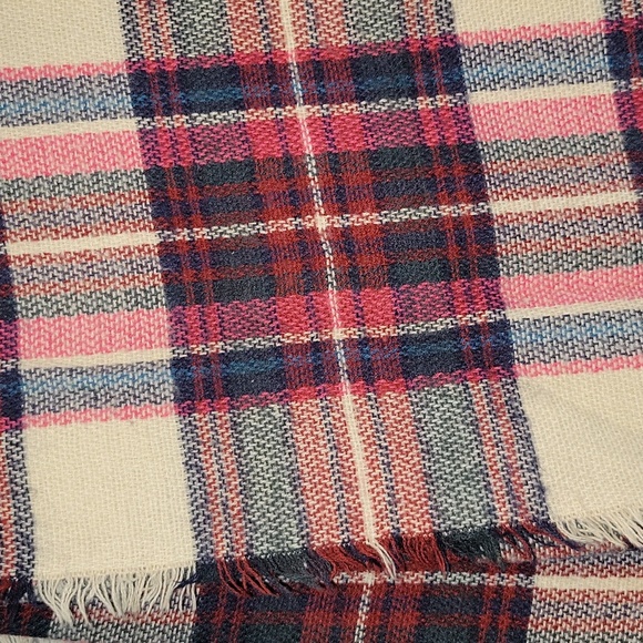 The Elyse Blanket Scarf - Picture 3 of 8